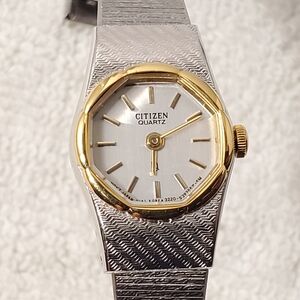 Vintage Citizen Womens Gold Plated Stainless Steel Silver One Jewel Quartz Watch